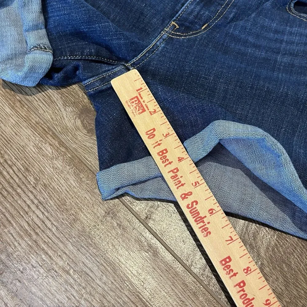 Levi's Mid-Length Shorts Women Size 27 Blue Medium Wash Mid-Rise Cuffed Denim - Picture 4 of 9